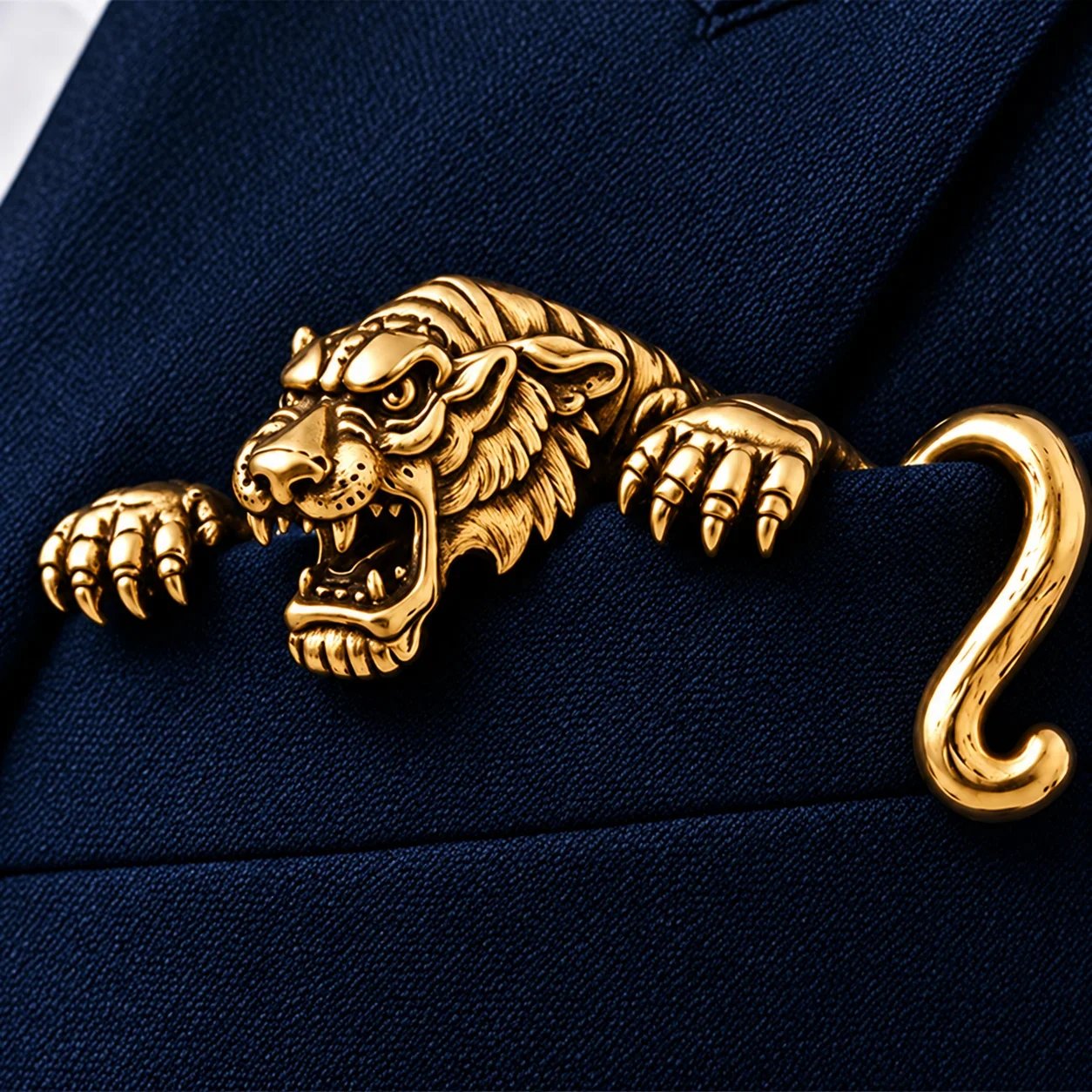 Gilded bronze tiger pocket brooch