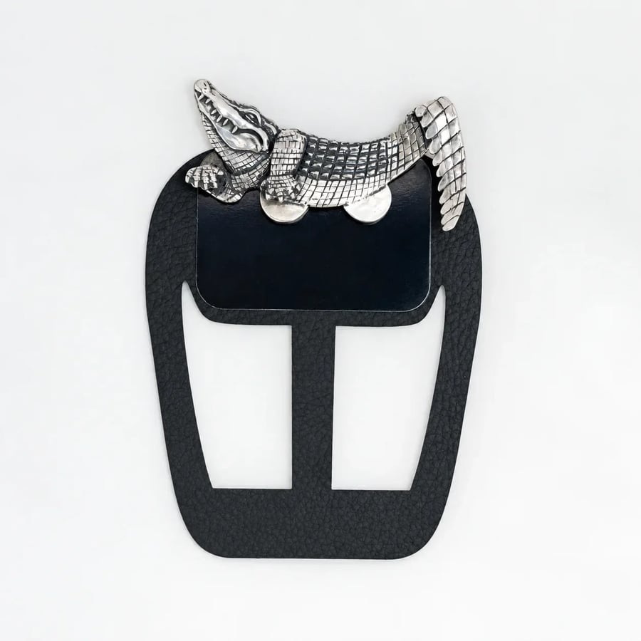 🐊🌟 Luxury Sculpted Animal Brooch – Premium Statement Piece for Suits & Blazers
