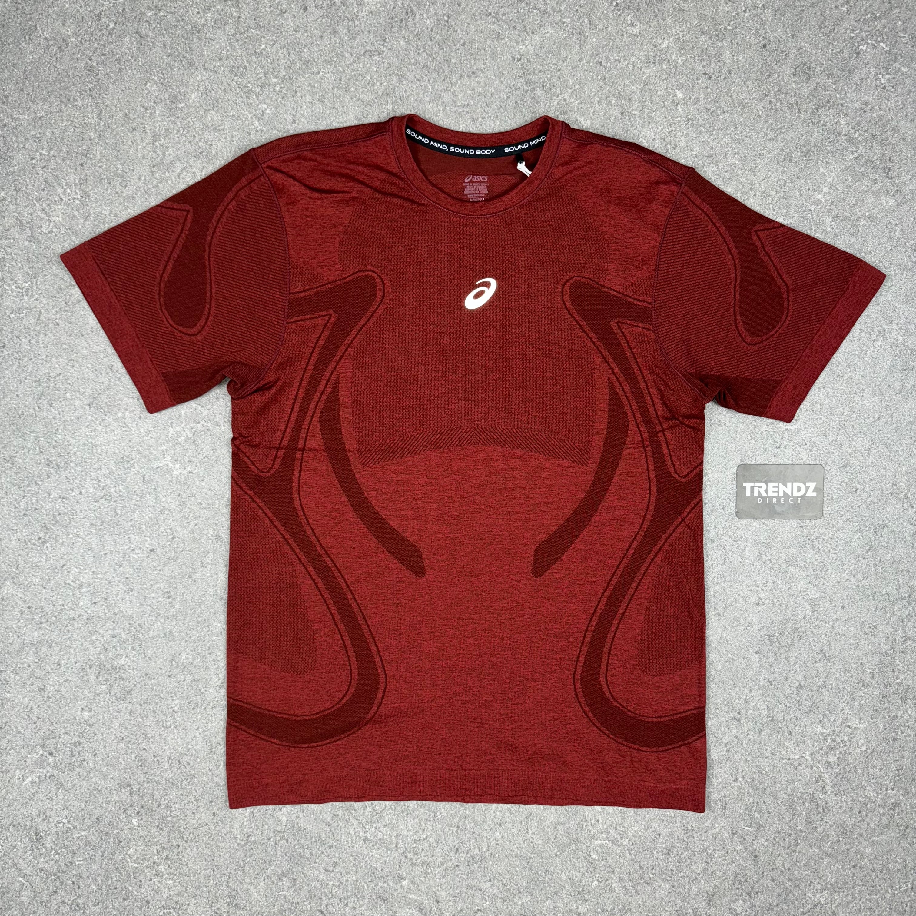 ASICS SEAMLESS T-SHIRT & PERFORMANCE SHORTS SET - DARK RED/BLACK