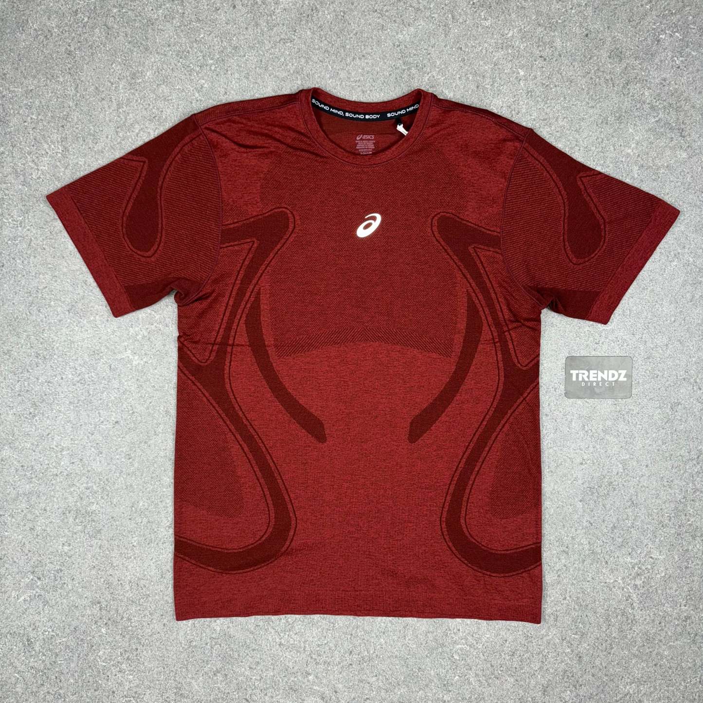 ASICS SEAMLESS T-SHIRT & PERFORMANCE SHORTS SET - DARK RED/BLACK