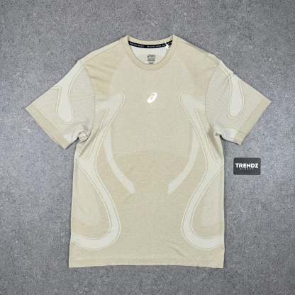 ASICS SEAMLESS T-SHIRT & SHORTS SET - CREAM/BROWNSTONE