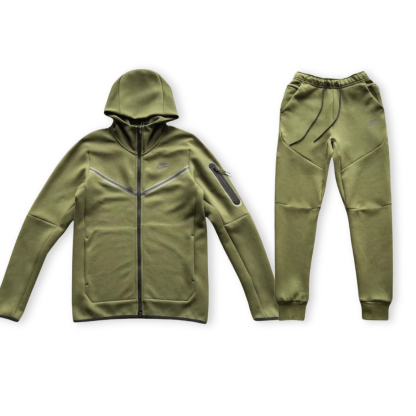 Conjunto Sportswear Tech Fleece