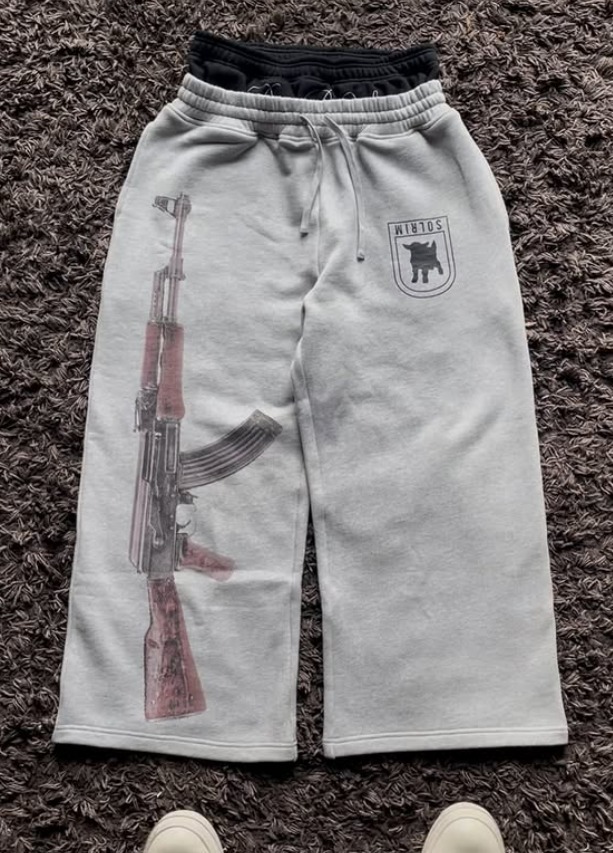 "war" baggy sweats