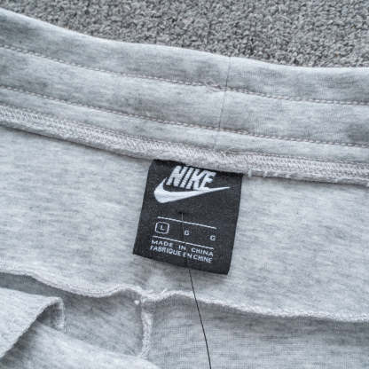 Conjunto Tech Fleece Cinza