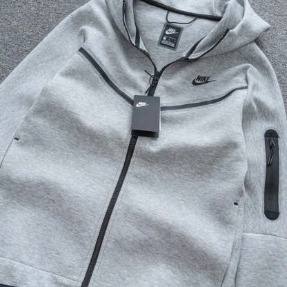 Conjunto Tech Fleece Cinza