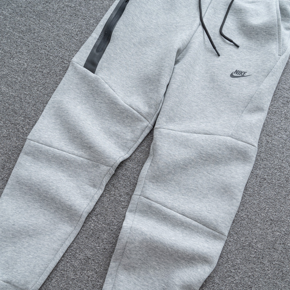 Conjunto Tech Fleece Cinza