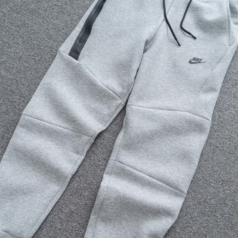 Conjunto Tech Fleece Cinza