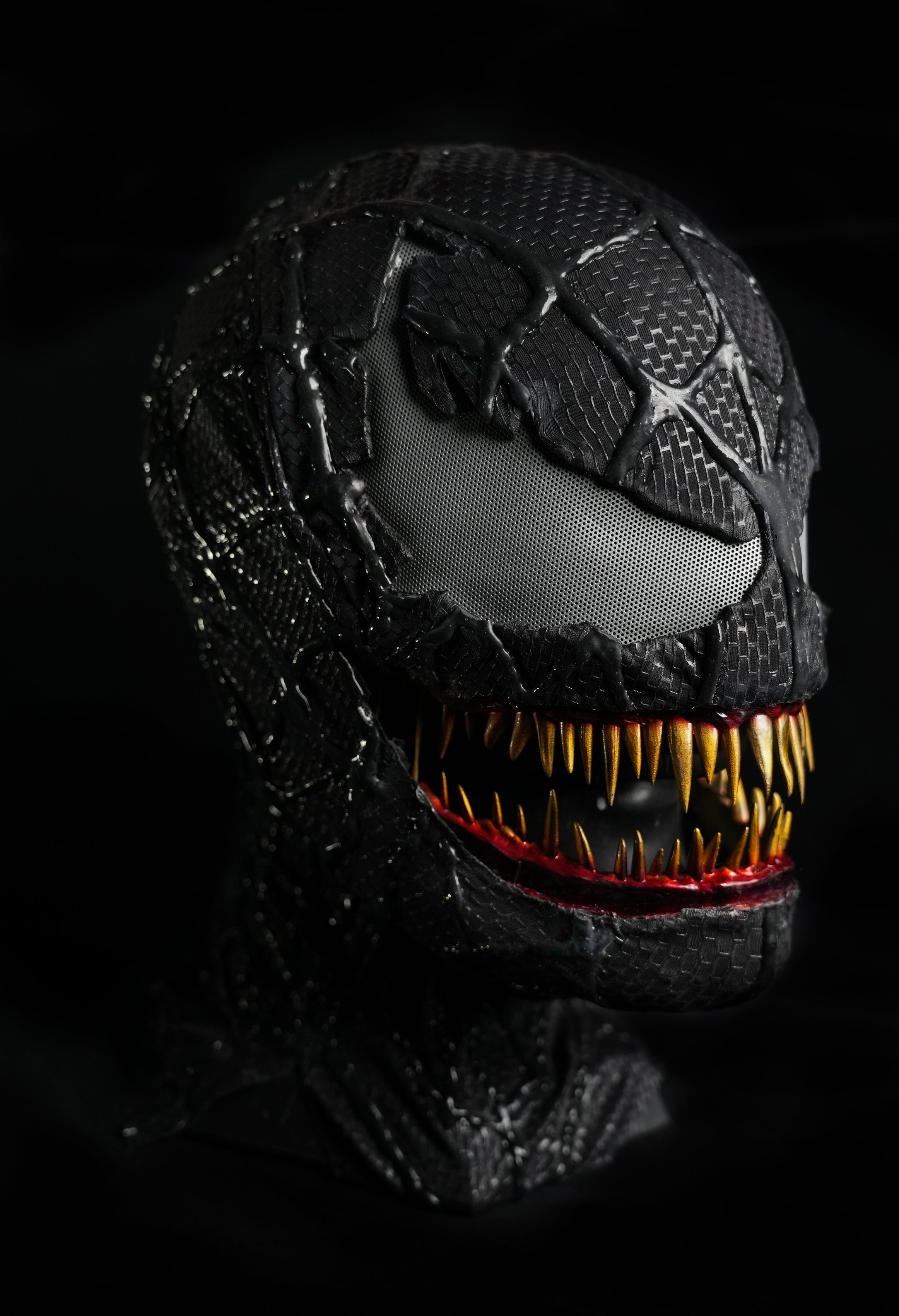 Black Symbiosis Movable Jaw Face Shell Mask