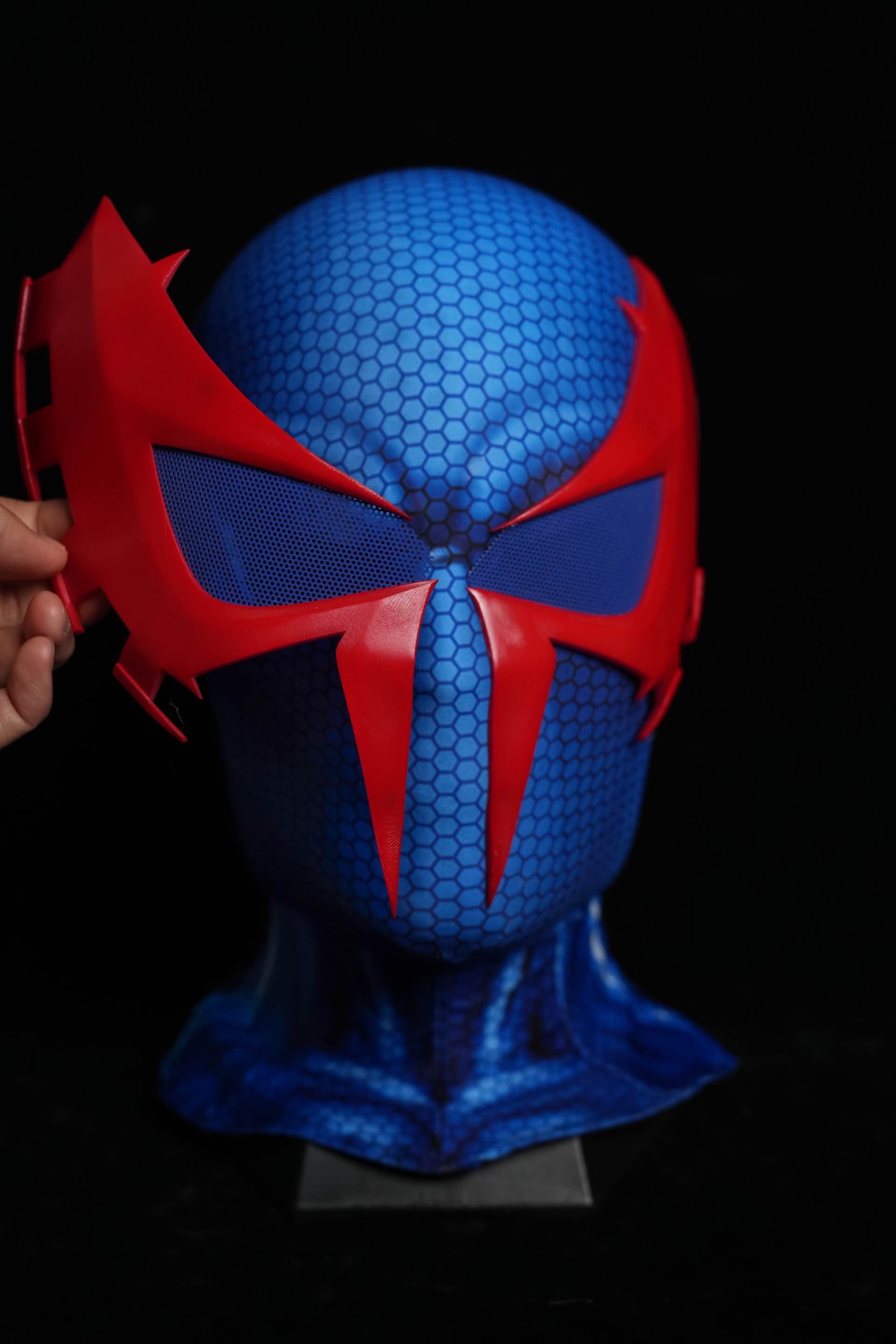 Blue Web Pattern Face Shell Mask