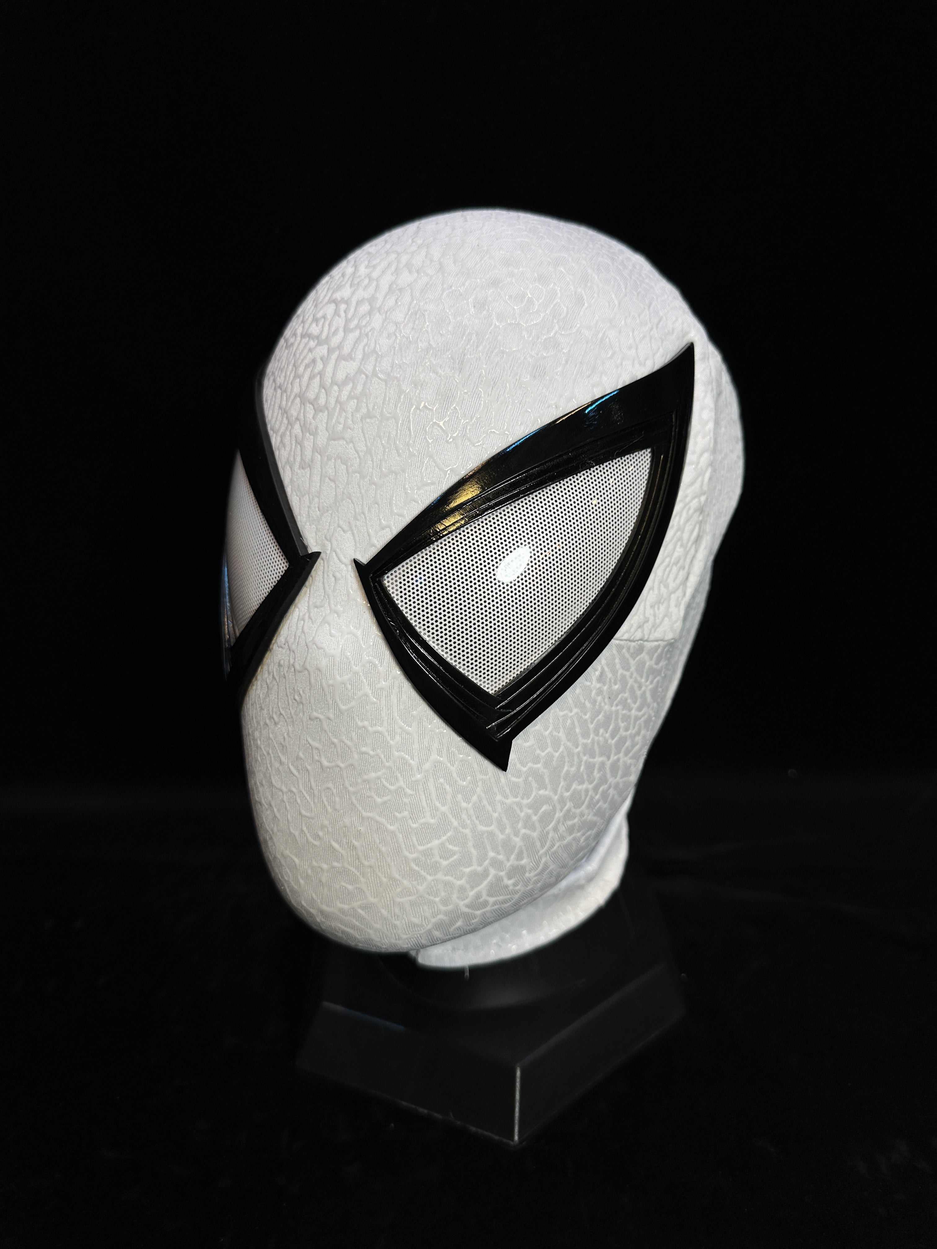 Game White Vn Face Shell Mask