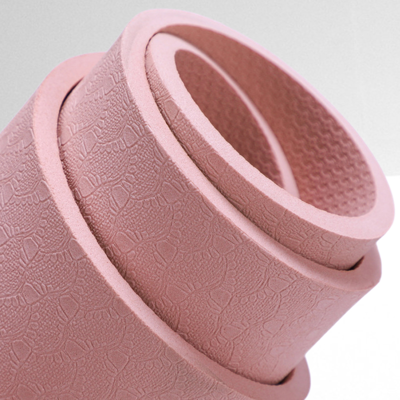 Grubsza podłoga skokowa