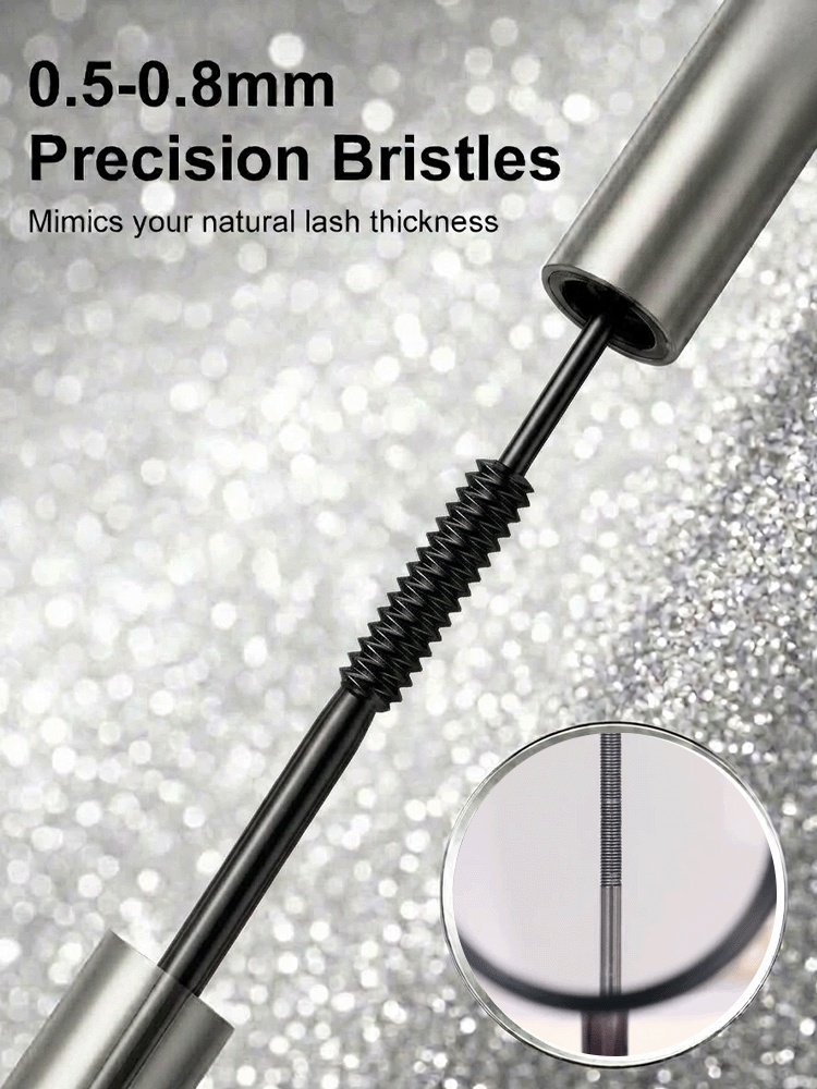 Waterproof, well-defined, naturally voluminous mascara