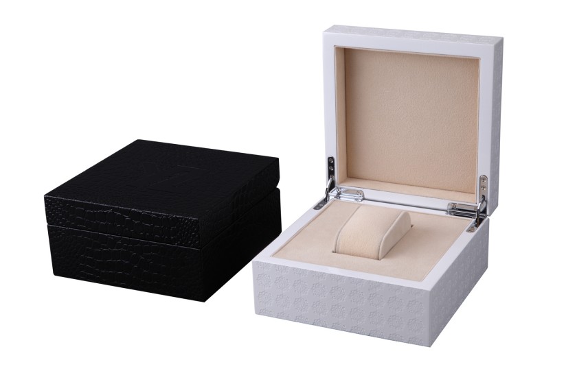 Single-layer watch storage box