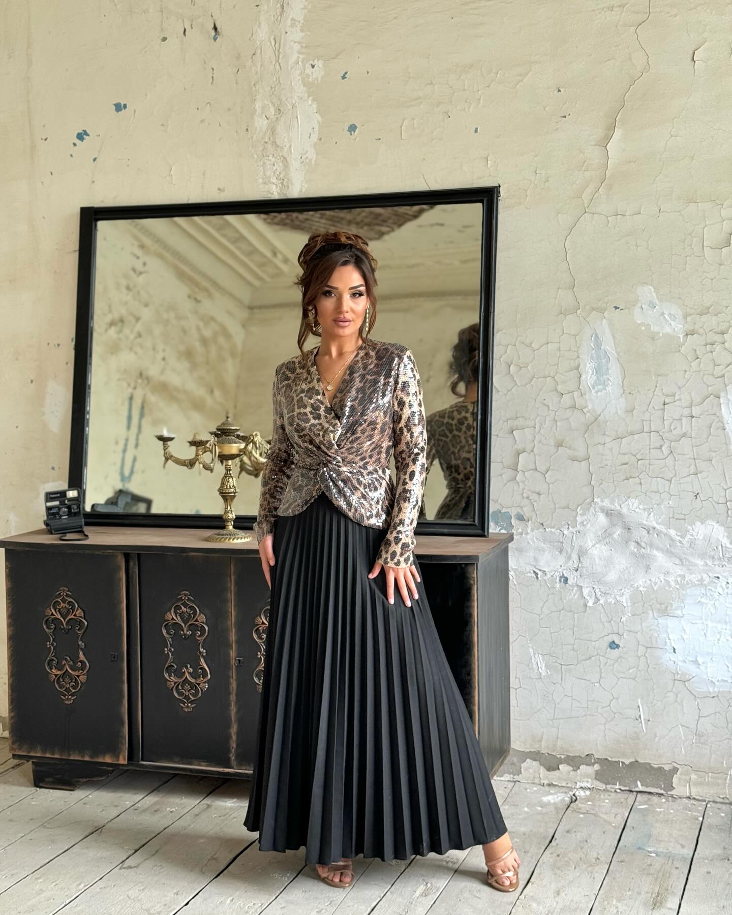 Special Design top with sequin leopard pattern