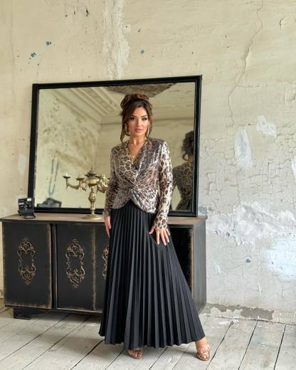 Special Design top with sequin leopard pattern