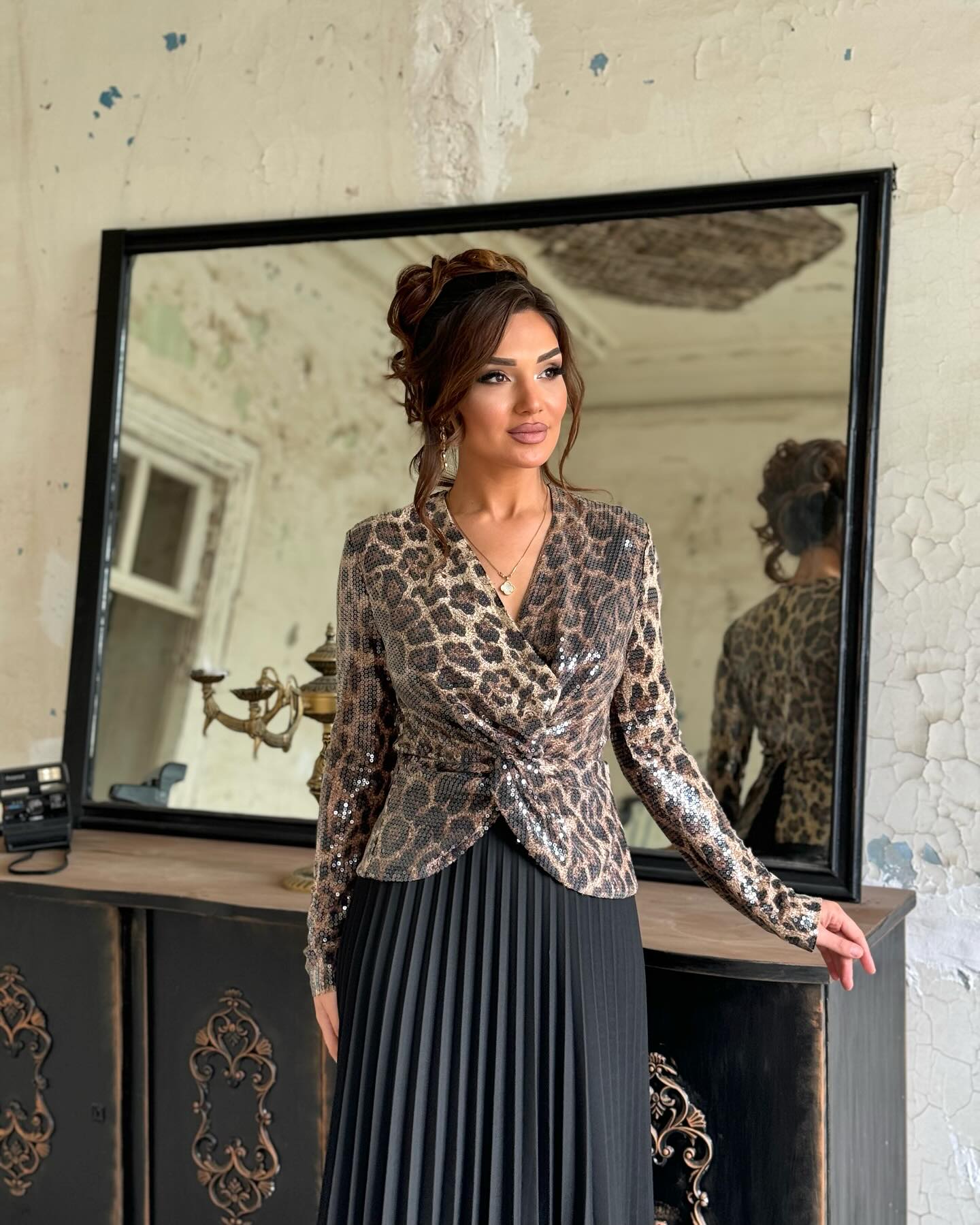 Special Design top with sequin leopard pattern