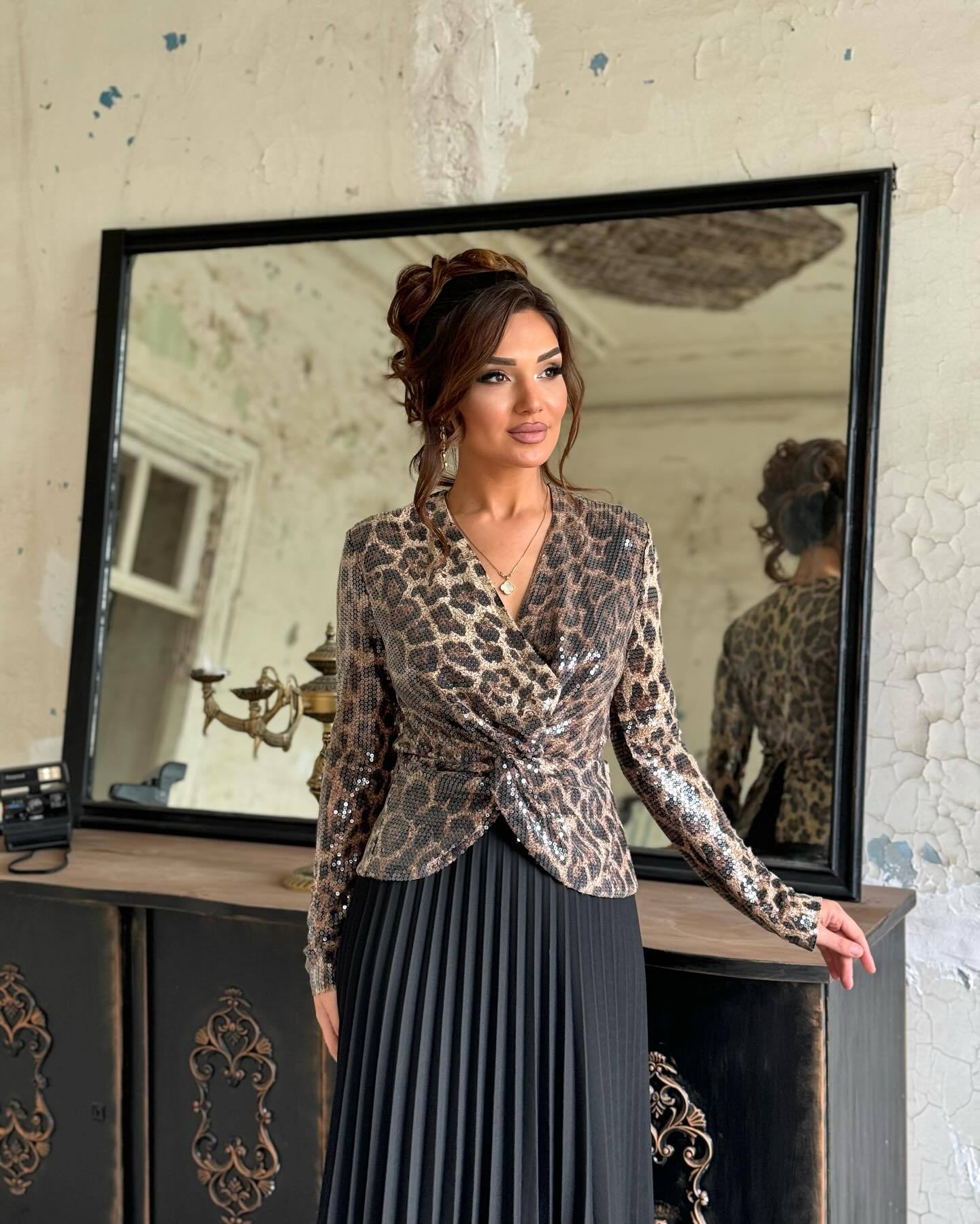 Special Design top with sequin leopard pattern