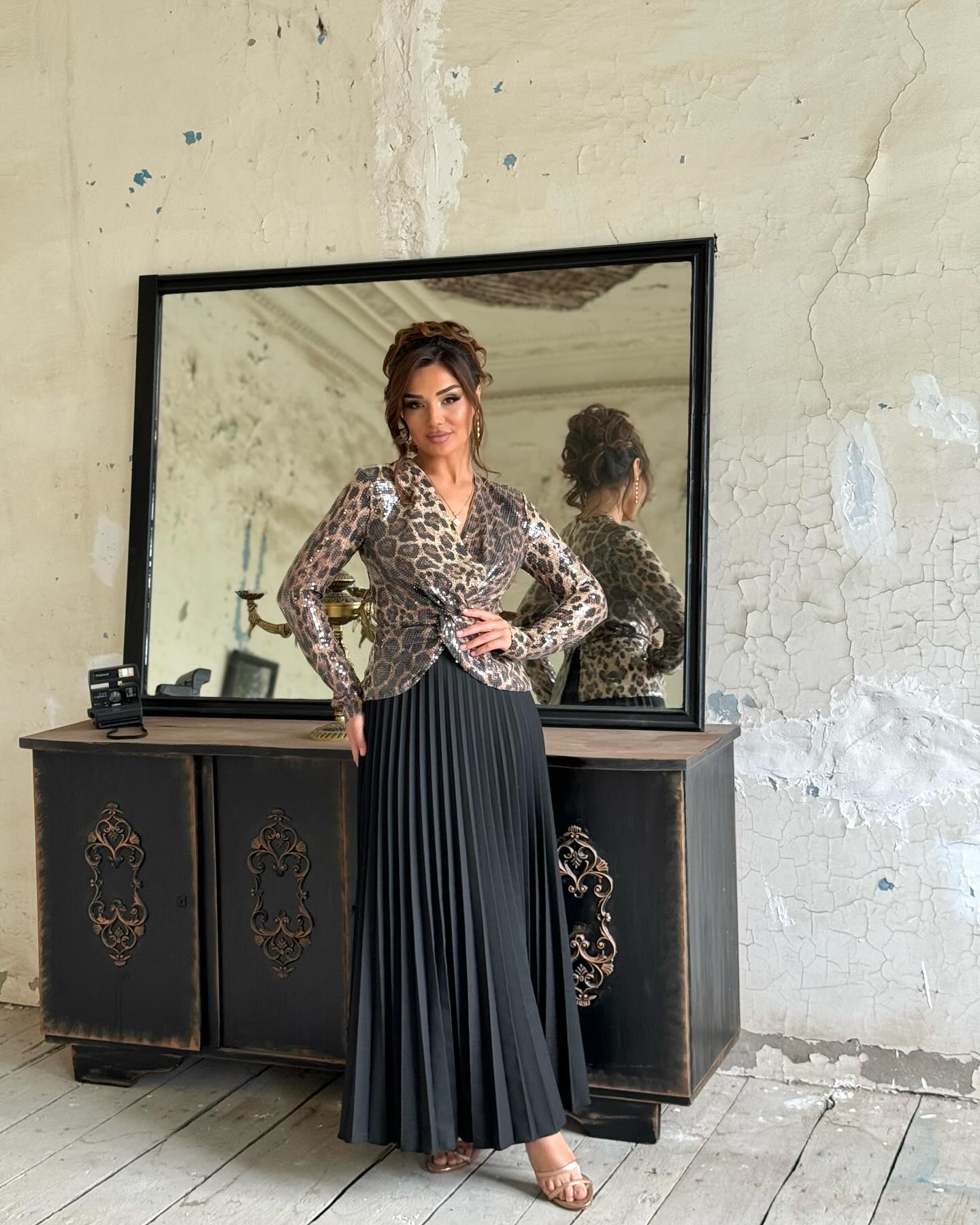Special Design top with sequin leopard pattern