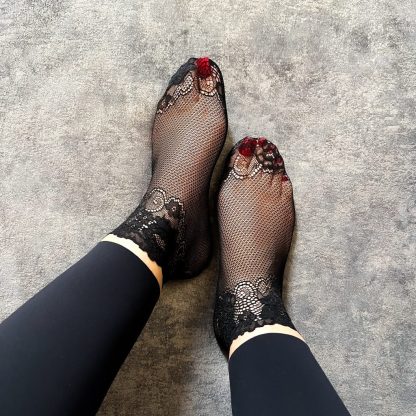 8 pairs: floral lace socks