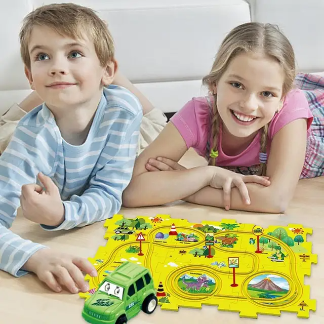 SpidMated™- Track Puzzle City Scene Set