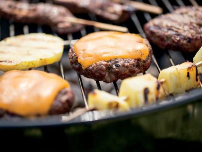 Weber Original Kettle Charcoal Grill, 22-Inch, Black – Classic Outdoor BBQ Grill with One‑Touch