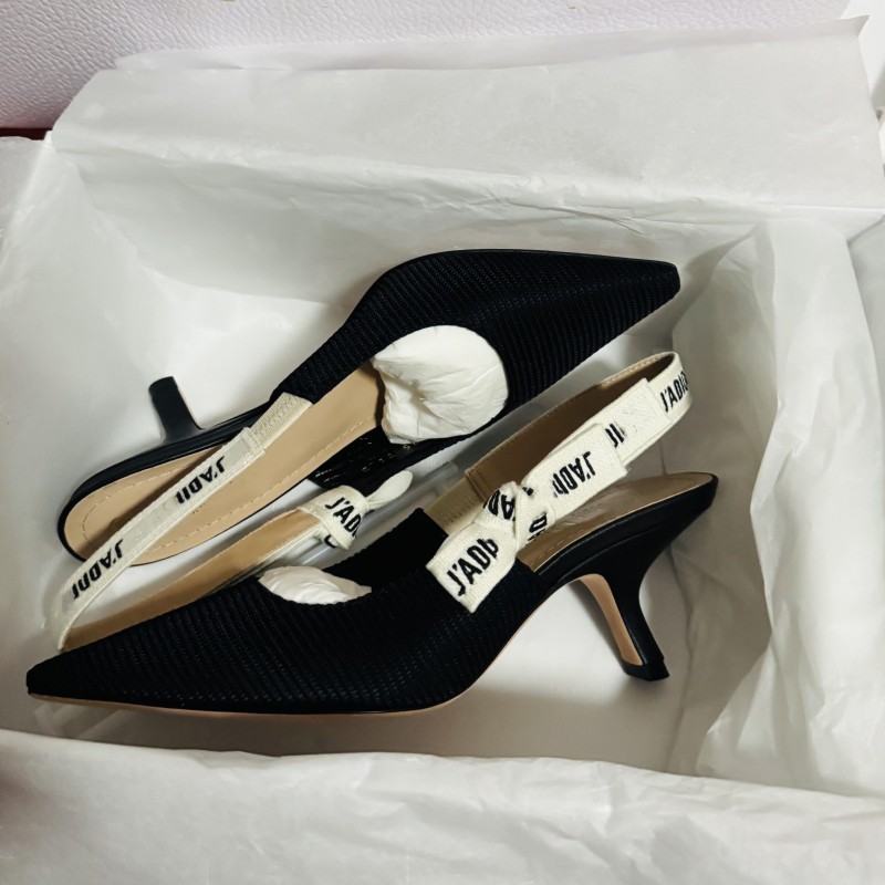 Bow-Embellished Patent Leather Pointed-Toe Slingback Pumps