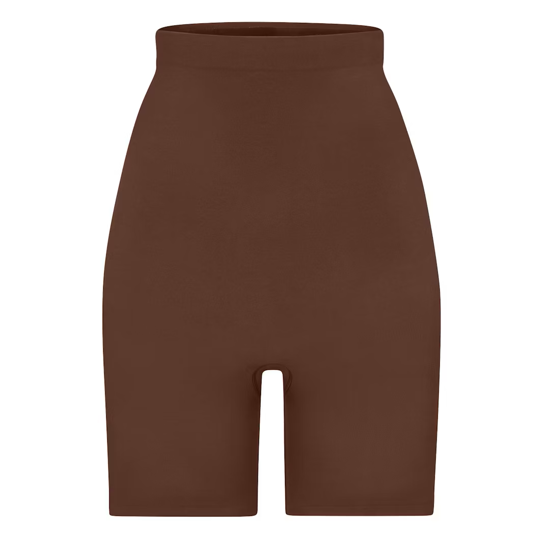 HIGH-WAISTED ABOVE THE KNEE SHORT