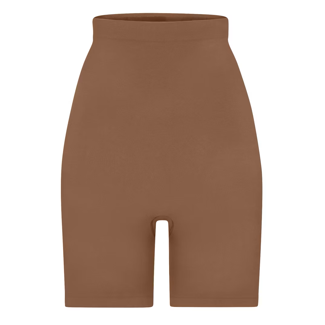 HIGH-WAISTED ABOVE THE KNEE SHORT