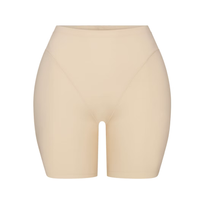 BUTT AND HIP ENHANCING MID THIGH SHORT