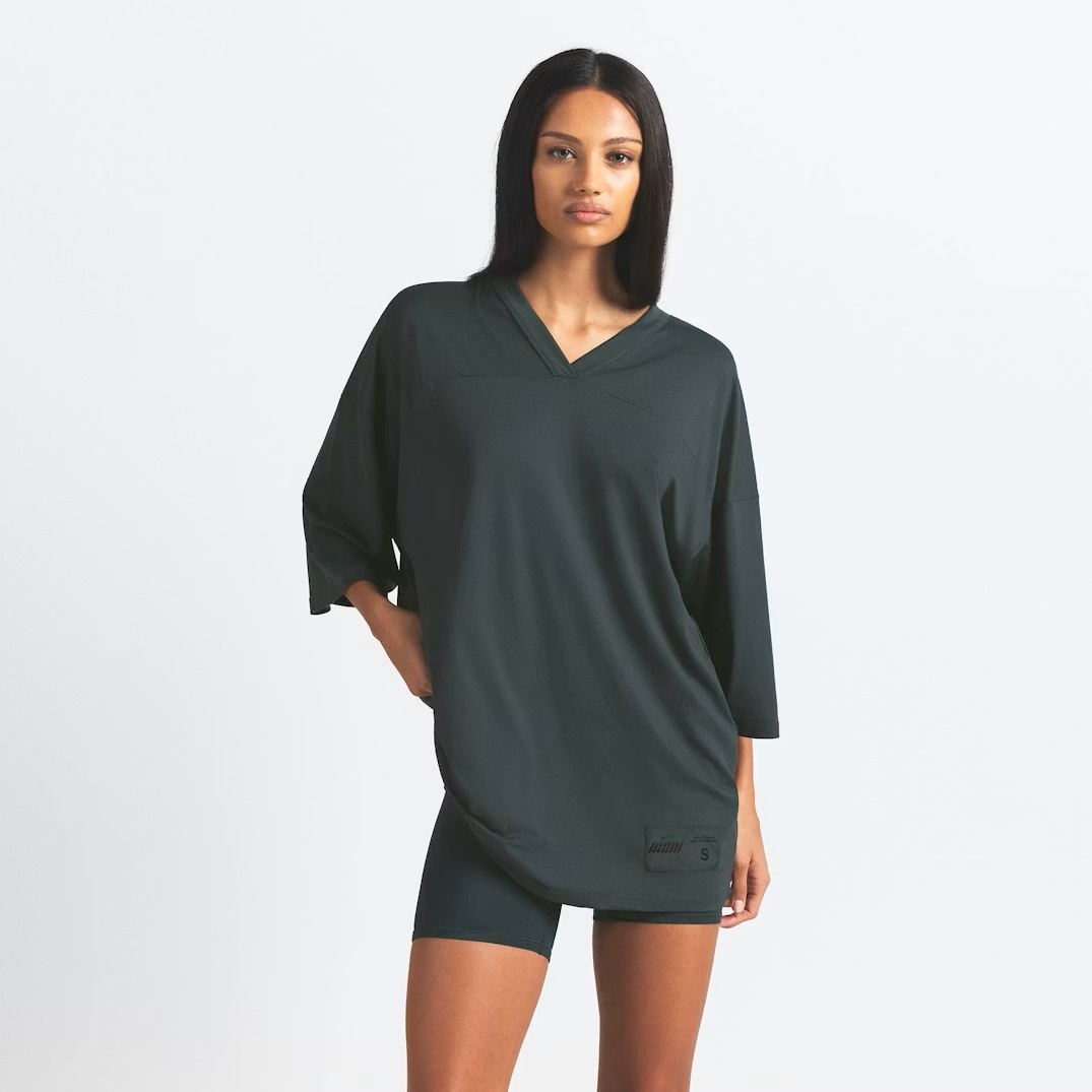 V-NECK OVERSIZED TOP
