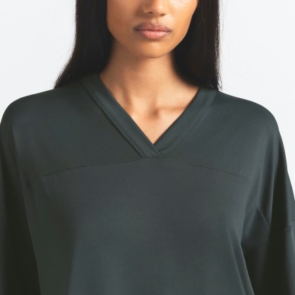 V-NECK OVERSIZED TOP