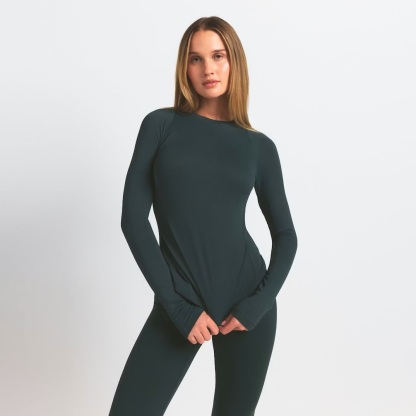 LONG SLEEVE CREW NECK TOP