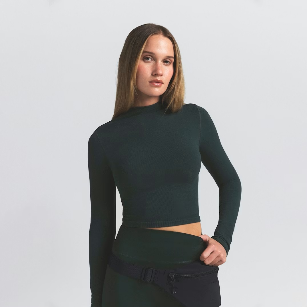 MOCK NECK CROP TOP