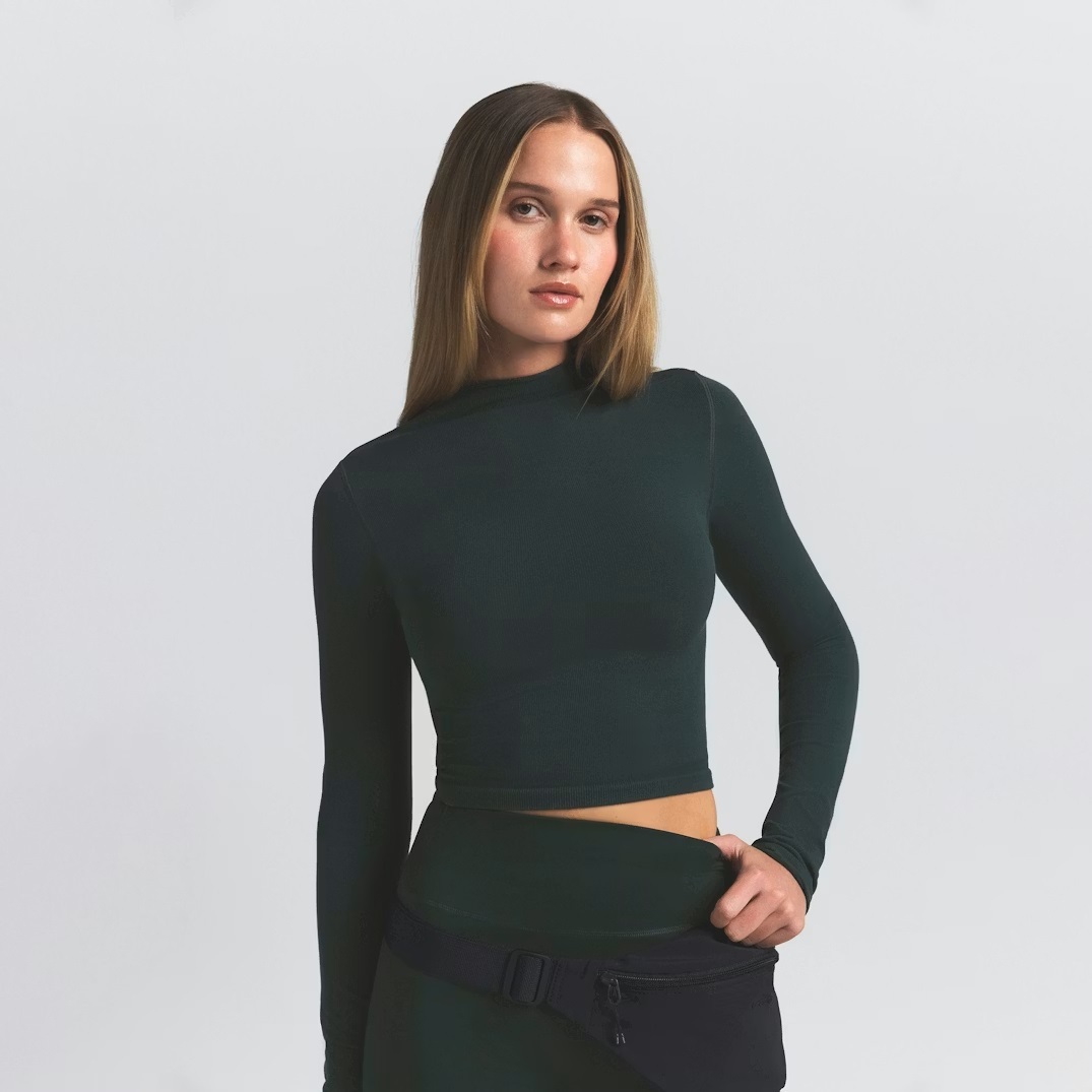 MOCK NECK CROP TOP