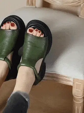 Korean version of thick bottom slope heel open toe sandals