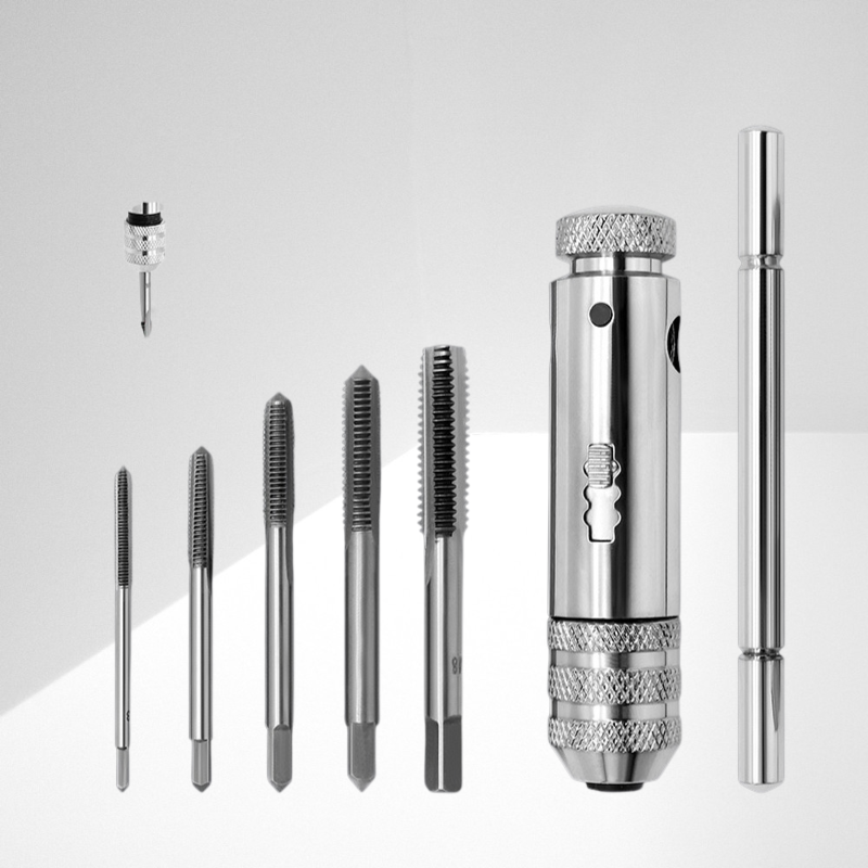 Adjustable ratchet hand tap wrench