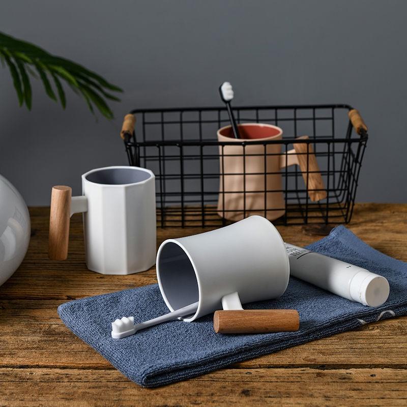 400ML Mimimalist Mug Wooden Handle Round Cup Heat Resistant Plastic Cup