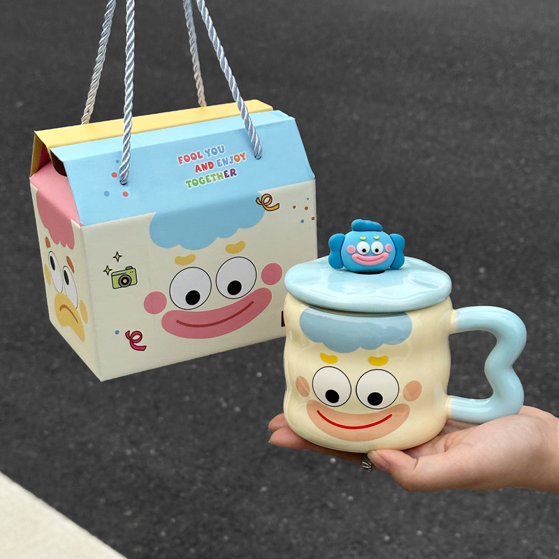 Cute and lovely clown ceramic mug with lid