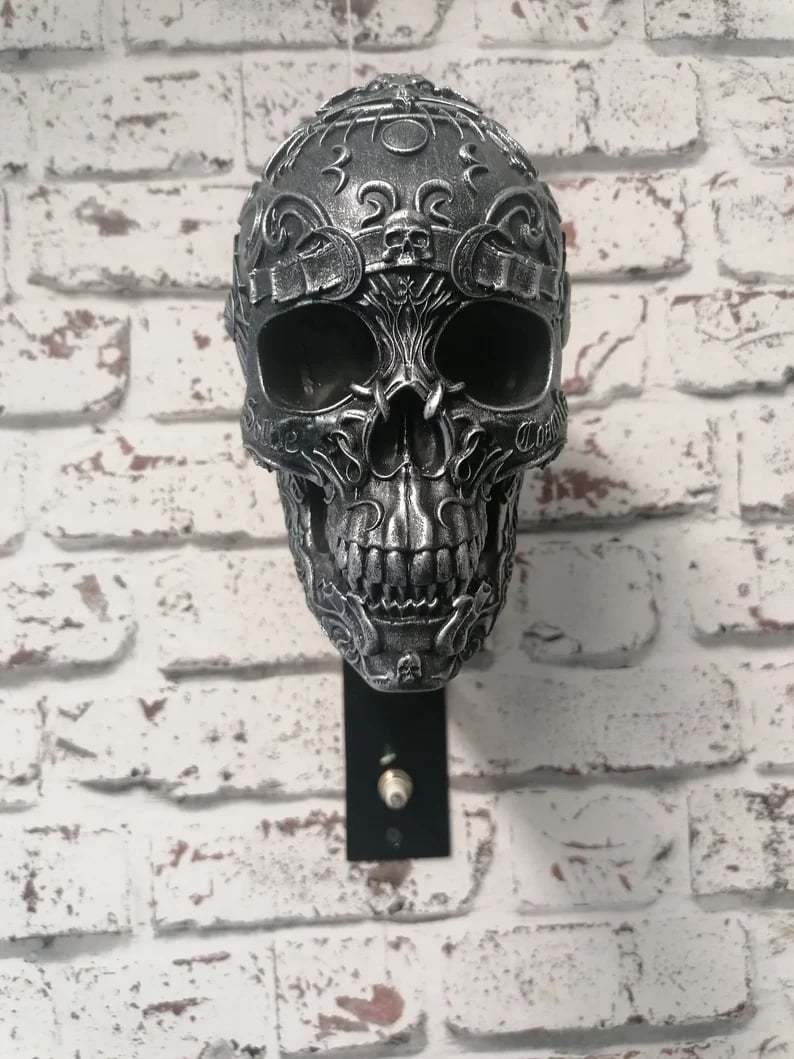 🏴‍☠️Motorcycle Helmet and Jacket Skull Holder