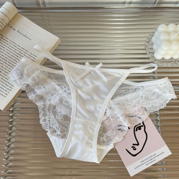 Charming Hollow-Out French Style Sexy Women's Lace Panties Pure Cotton Crotch Breathable Pure Desire Low-Waist Briefs