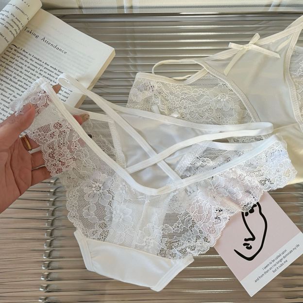 Charming Hollow-Out French Style Sexy Women's Lace Panties Pure Cotton Crotch Breathable Pure Desire Low-Waist Briefs