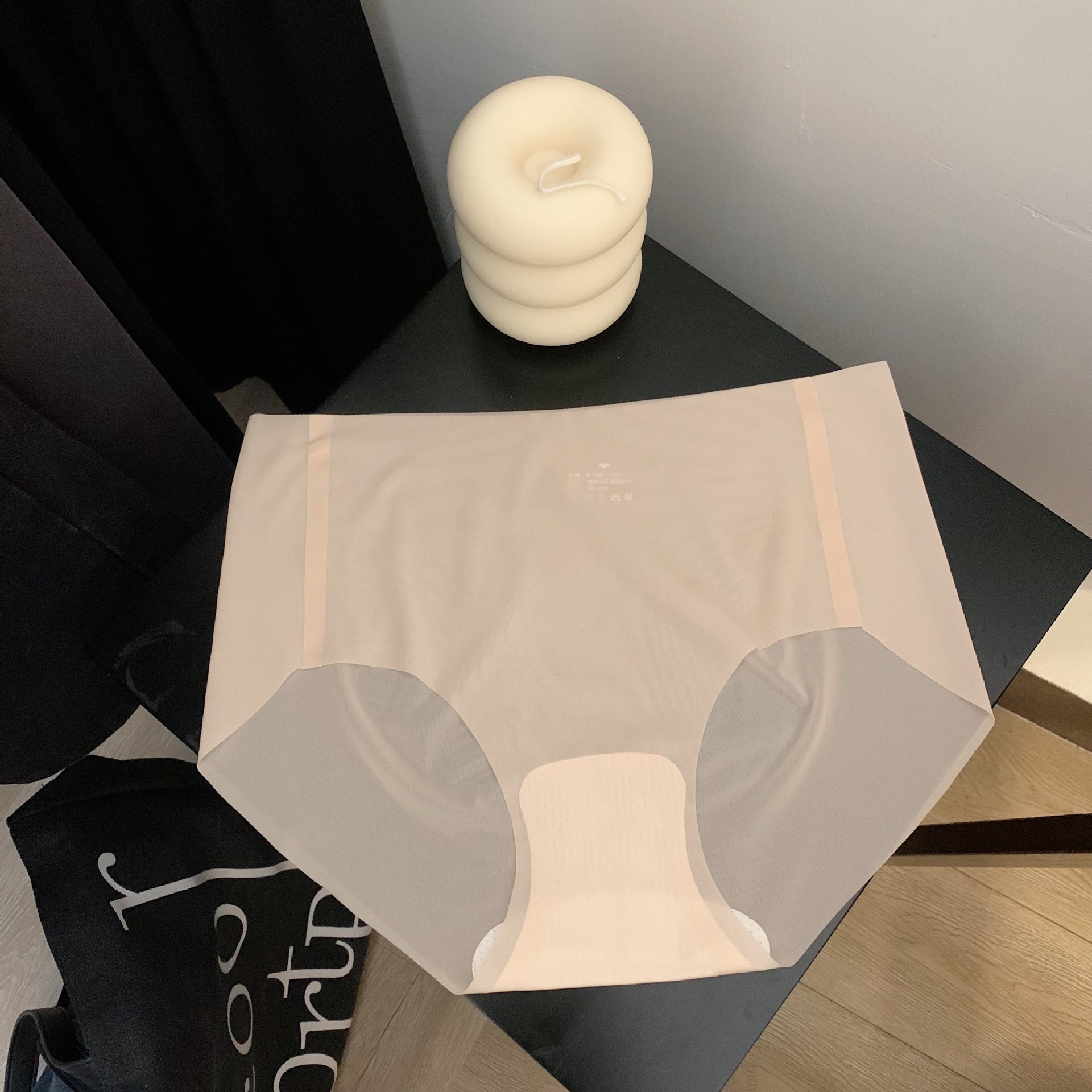 yoga  Bare Sensation Ice Silk Seamless Panties 