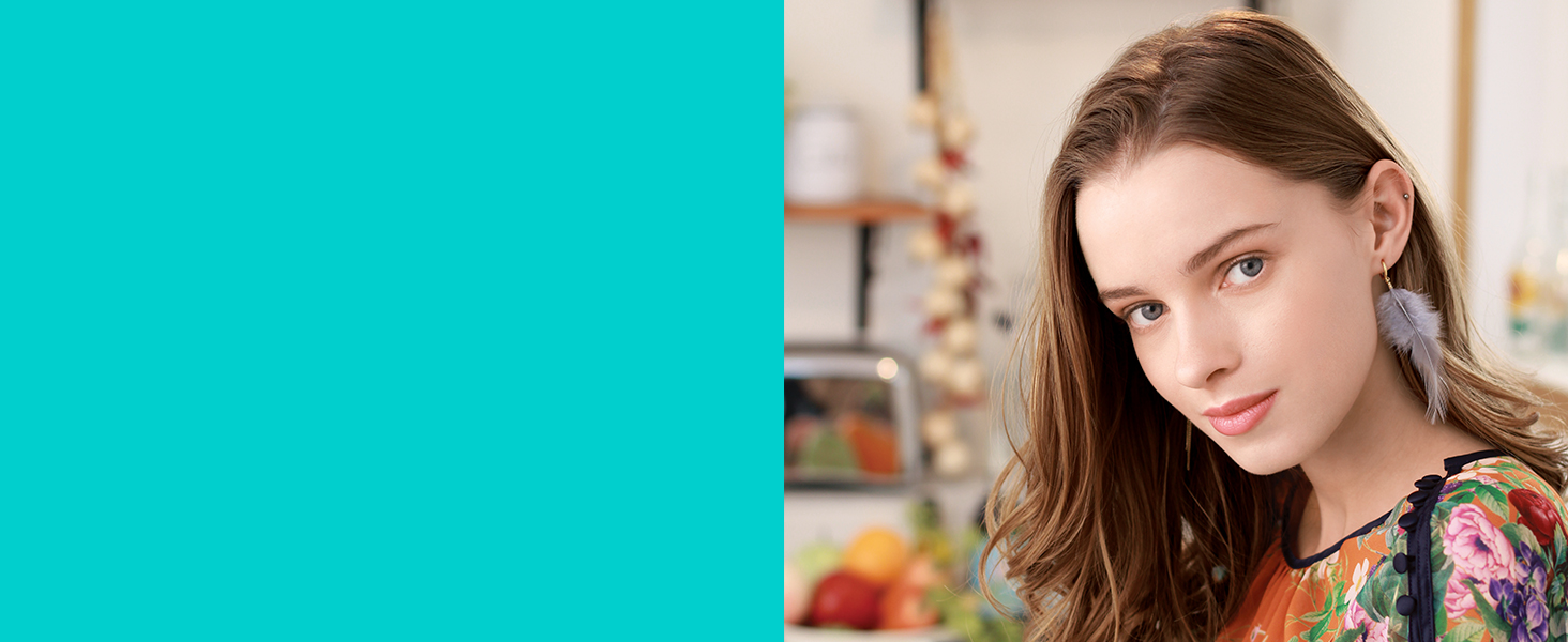 24.1 Megapixel CMOS sensor helps capture rich details and vibrant colors.