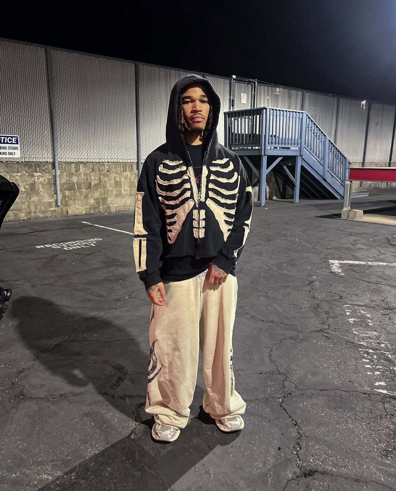 BONES ZIP-UP HOODIE