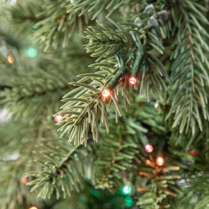 7.5' Pre-Lit Grand Spruce Green Artificial Christmas Tree with 2250 LumaDazzle Color-Changing Twinkle LED Lights, by My Texas House