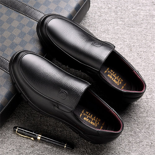 Genuine leather soft sole casual shoes for middle-aged and elderly men