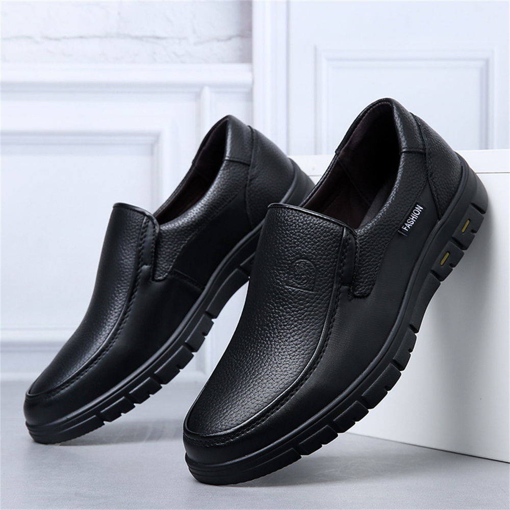 Genuine leather wide foot soft sole casual shoes for middle-aged and elderly men