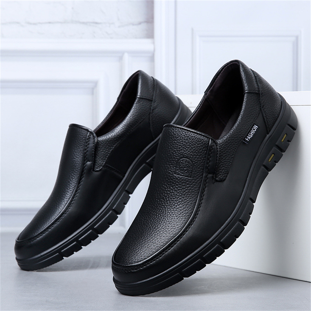 Genuine leather wide foot soft sole casual shoes for middle-aged and elderly men
