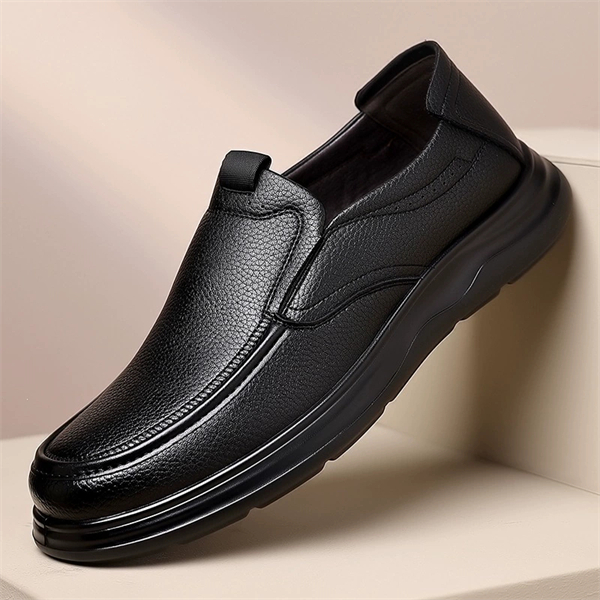 New Autumn Men’s Slip-On Shoes – Genuine Leather, Breathable, Available in Large Sizes