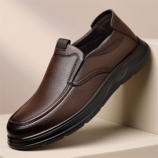 New Autumn Men’s Slip-On Shoes – Genuine Leather, Breathable, Available in Large Sizes